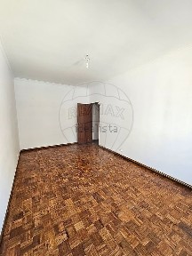 Apartamento T2 à venda na Rua da Penha de França