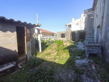 Moradia independente à venda em São João da Madeira