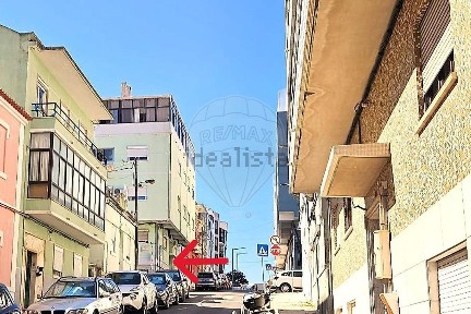 Apartamento T1 à venda na Rua Dona Leonor de Mascarenhas