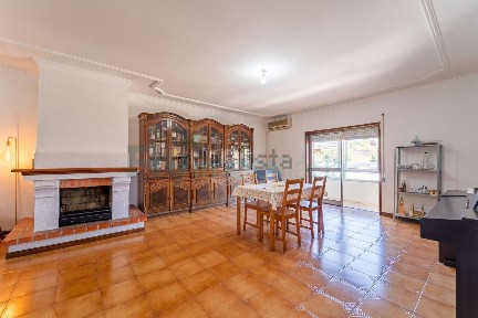 Apartamento T3 à venda na Rua Doutor José Vilaça s/n