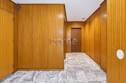 Apartamento T3 à venda na Avenida Visconde de Barreiros, 280