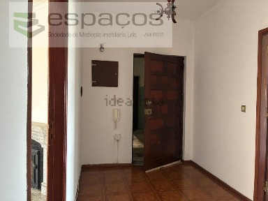 Apartamento T3 à venda na Rua Cidade da Covilhã