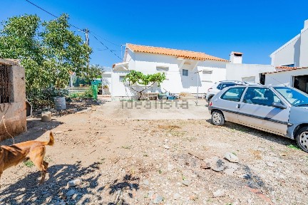 Moradia independente à venda em Alapraia - Livramento