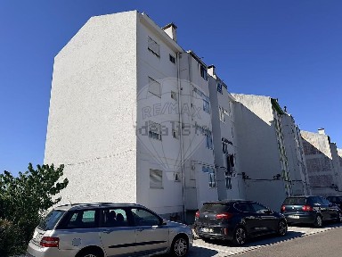 Apartamento T2 à venda em Alcobaça e Vestiaria