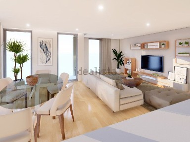 Apartamento T4 à venda na Rua da Fonte, 8