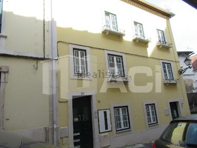 Apartamento T1 à venda na Rua Comandante João Belo