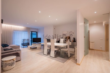 Apartamento T3 à venda na Rua Gervásio José Birne, 100