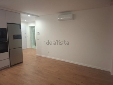 Arrendamento de apartamento T1 na Rua do Monte dos Burgos