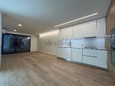 Arrendamento de apartamento T1 na Rua 28 de Janeiro