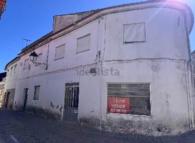 Moradia independente à venda na Rua Santa Cruz