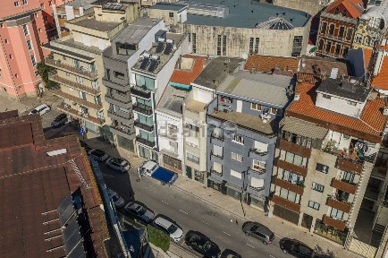 Apartamento T1 à venda na Rua Tenente Valadim, 116