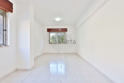 Apartamento T2 à venda na Rua Cidade de Belgrado