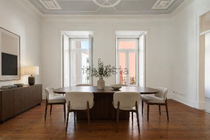 Apartamento T4 à venda na Rua Heliodoro Salgado, 7