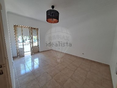 Arrendamento de apartamento T2 no Bairro Almeida Araújo