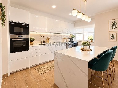 Arrendamento de apartamento T3 na Rua Amélia Rey Colaço