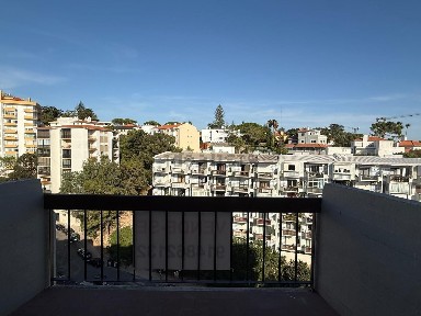 Apartamento T0 à venda na Rua Dom Bosco, 15