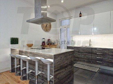 Apartamento T4 à venda na Pena