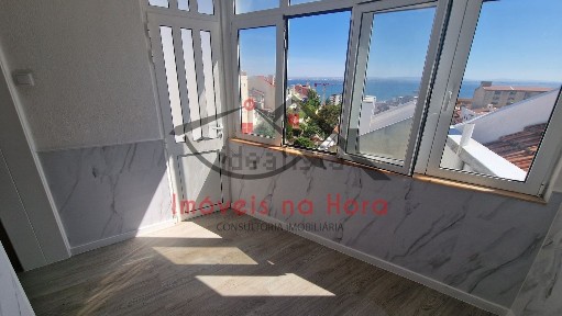 Apartamento T2 à venda na Santa Engrácia