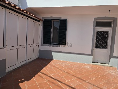 Andar de moradia à venda no Beco do Lombo da Boa Vista