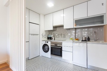 Arrendamento de apartamento T1 na Rua do Conde de Redondo