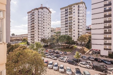 Arrendamento de apartamento T4 na Rua Joaquim Quirino