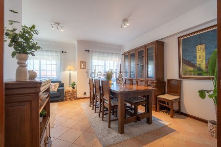Apartamento T2 à venda na Rua Cardoso Marta, 11