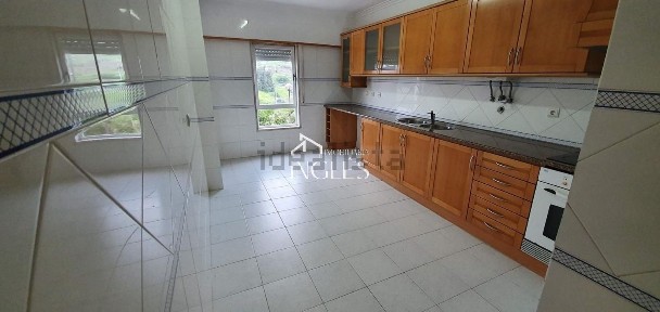 Apartamento T2 à venda no Centro de Queluz