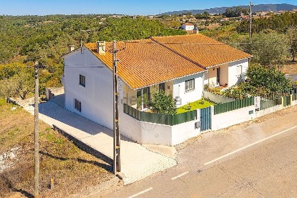 Moradia independente à venda em Aljubarrota