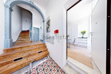 Apartamento T2 à venda na Rua do Vale de Santo António