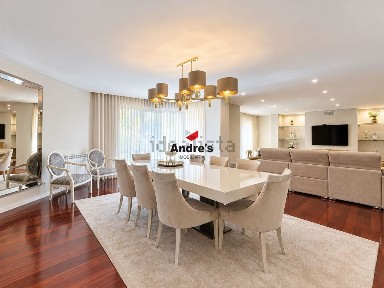 Apartamento T4 à venda na Amial