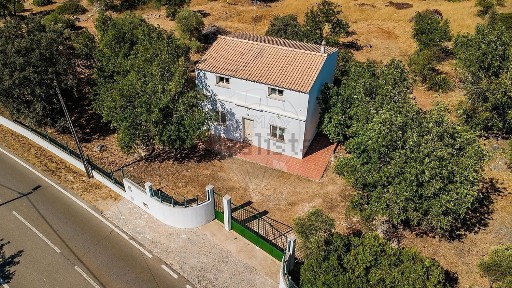 Moradia independente à venda em Querença