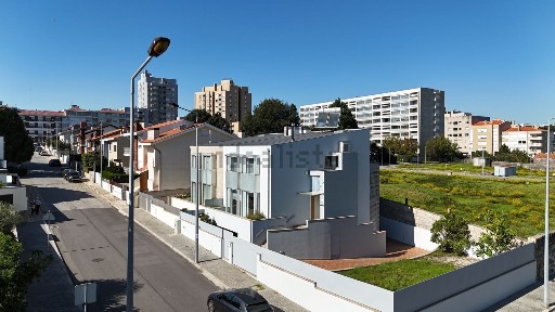 Águas Santas, Rua Domingos Capas Penêda
