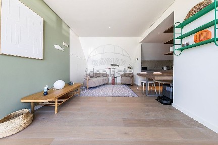 Arrendamento de apartamento T1 na Avenida Infante Dom Henrique, 110