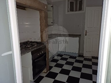 Arrendamento de apartamento T4 na Rua Angelina Vidal