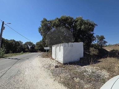 Moradia independente à venda em Alcanede