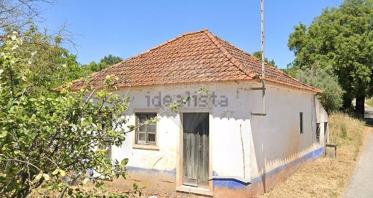 Moradia independente à venda em Alcanede