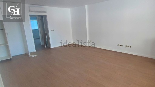 Apartamento T2 à venda na Rua Padre Manuel Guimarães