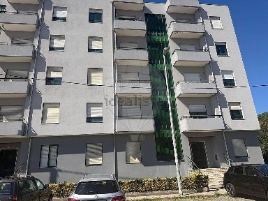 Apartamento T2 à venda na Rua António Francisco da Cruz