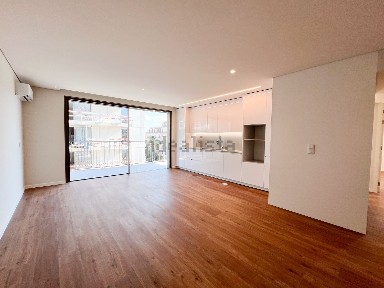 Apartamento T2 à venda na Rua Sophia Mello Breyner