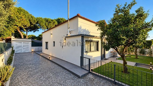 Moradia independente à venda em Caparica e Trafaria