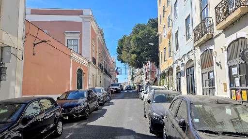 Espaço comercial à venda na Santos-o-Velho - Madragoa