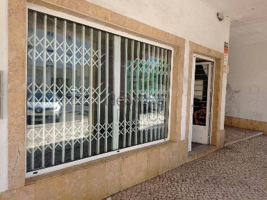 Espaço comercial à venda na Rua José Farinha