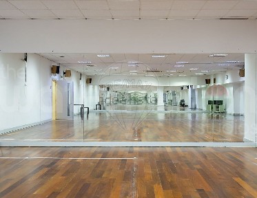 Espaço comercial à venda na Rua Marquês de Fronteira