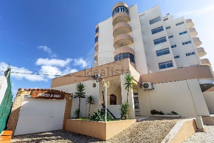 Arrendamento de apartamento T1 na Avenida Tomás Cabreira