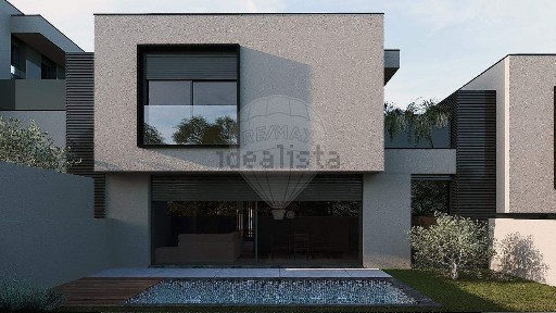 Moradia independente à venda em Águas Santas e Moure