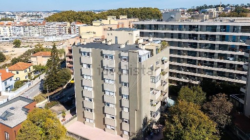 Apartamento T3 à venda na Rua Nicolau Marques Guedes