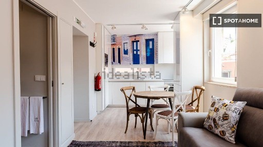 Arrendamento de apartamento T1 na Rua dos Cavaleiros