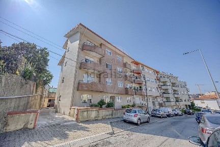 Apartamento T3 à venda na Praceta Caetano de Melo