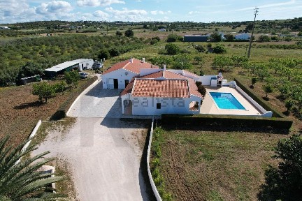 Casa ou moradia à venda na Montinhos de Burgau