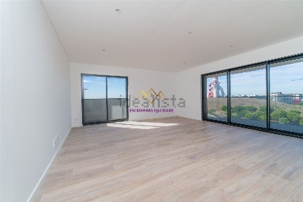 Apartamento T2 à venda no Centro de Carnaxide